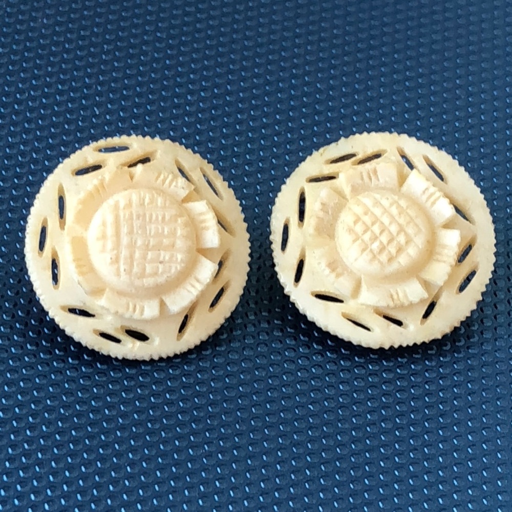 Vintage carved flower clip on earrings